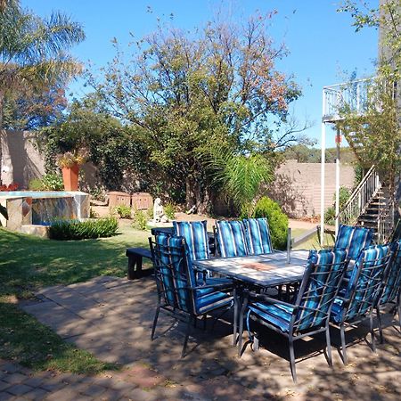 Villa Via Hotel Midrand Exterior photo