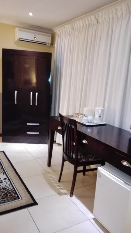 Villa Via Hotel Midrand Exterior photo