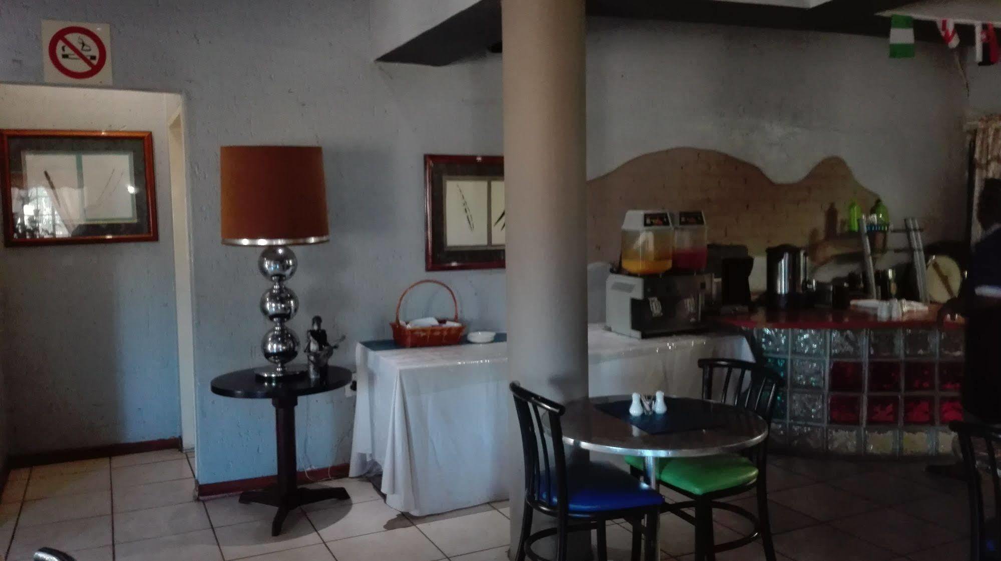 Villa Via Hotel Midrand Exterior photo